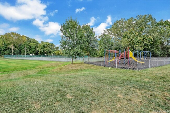Building Photo - 3911 Whispering Hills Dr
