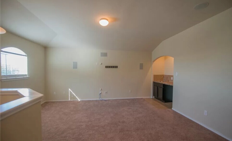 Building Photo - 3403 Cricklewood Dr