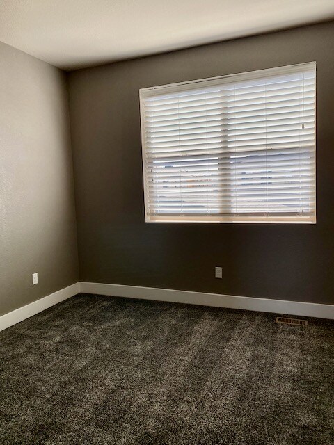 Building Photo - Across from Central Park, 3 bed/4 bath Townhome AVAILABLE 9/1/26