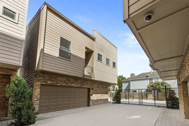 Building Photo - 1420 Wilson St