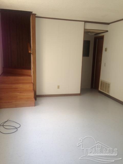 Building Photo - 1011 Lake Dr