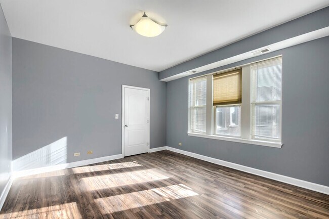 Building Photo - 7724 S Cornell Ave