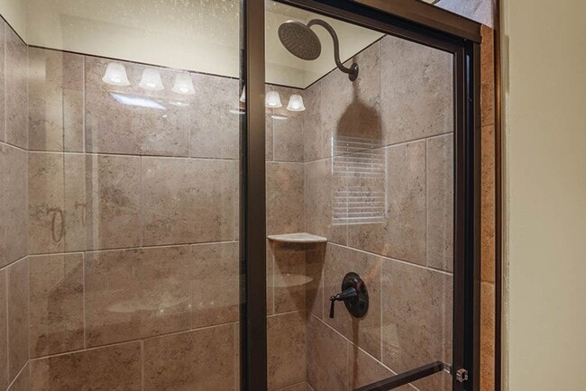 Building Photo - 4701 Apatite Bluff Dr