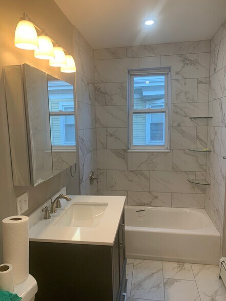 Building Photo - 9 Kerwin St