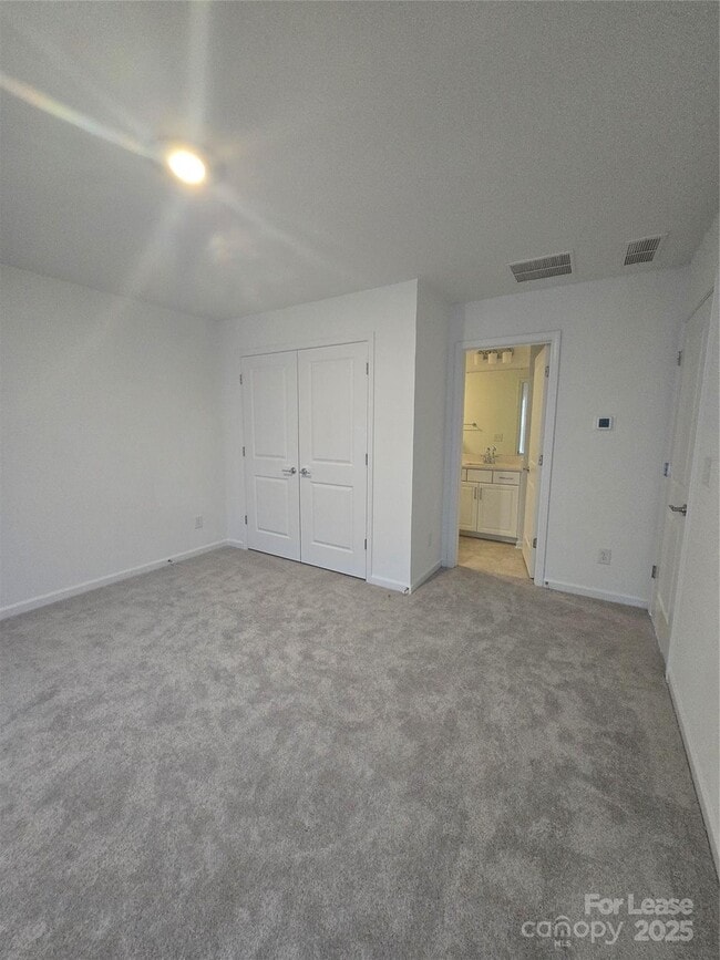 Building Photo - 3124 Stelfox St