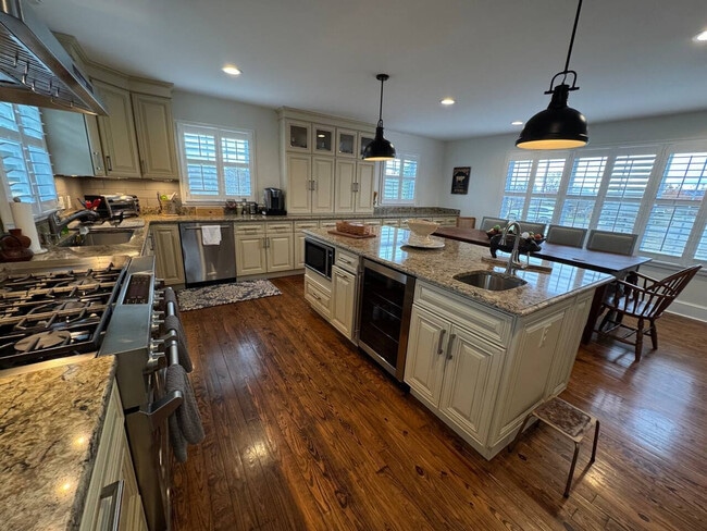 Building Photo - 16615 Spotswood Trail