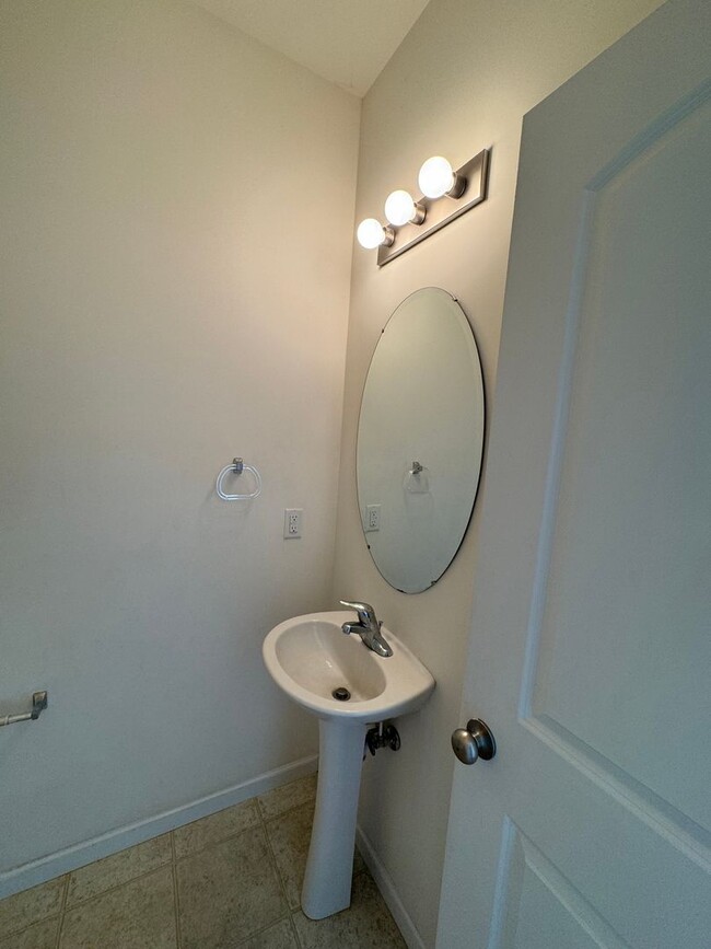 Building Photo - Coming Soon - Spacious 3 Bedroom, 2.5 Bath...