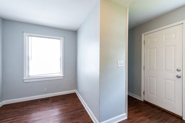Building Photo - Charming 2-Bedroom Home with Bonus Attic S...