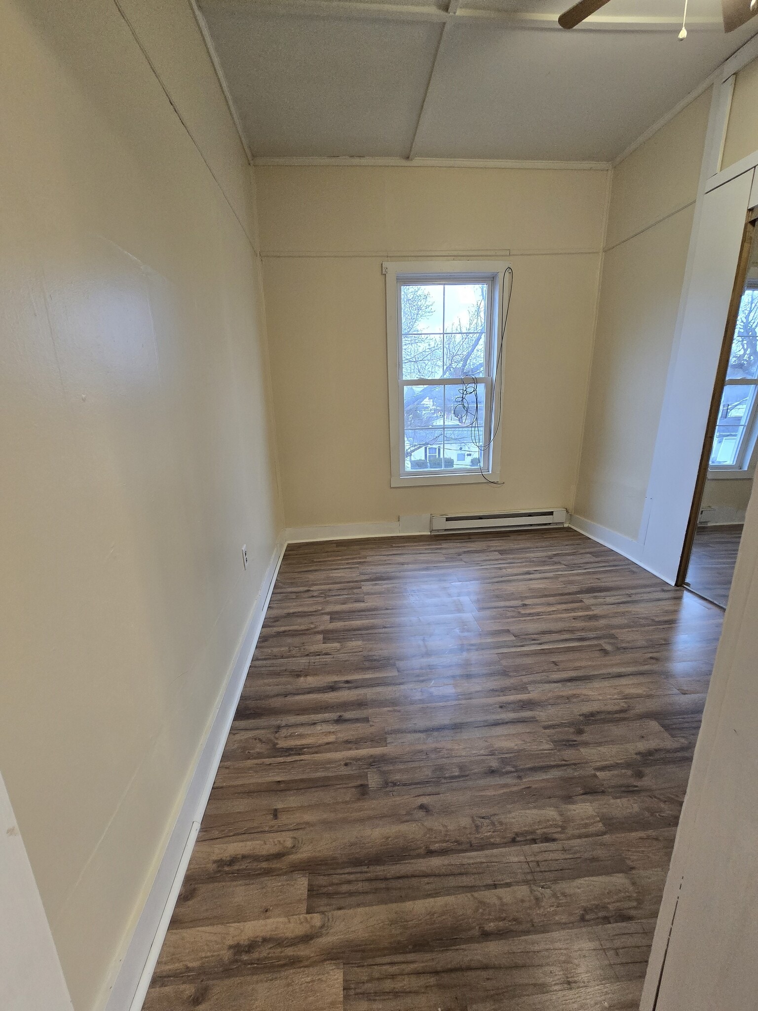 Bedroom - 527 Waverly St