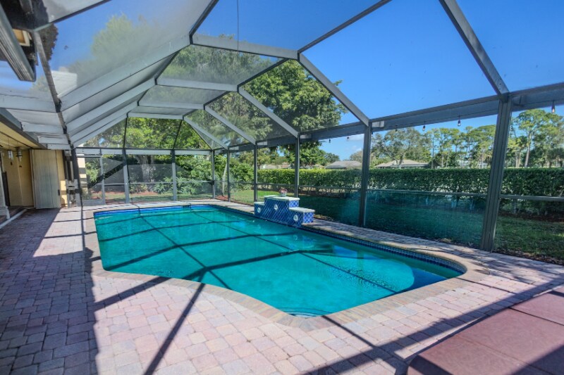 Building Photo - 12 Marlwood Ln