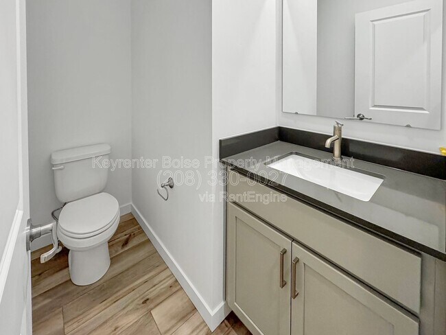 Building Photo - 4119 W Perspective St