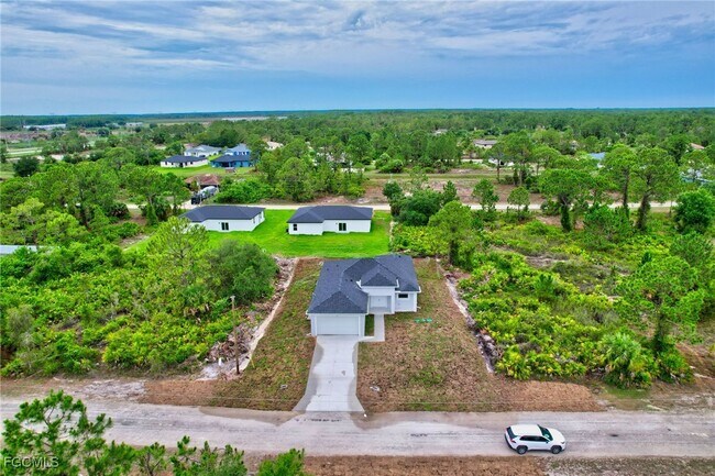 Building Photo - 1072 Norton Ave S