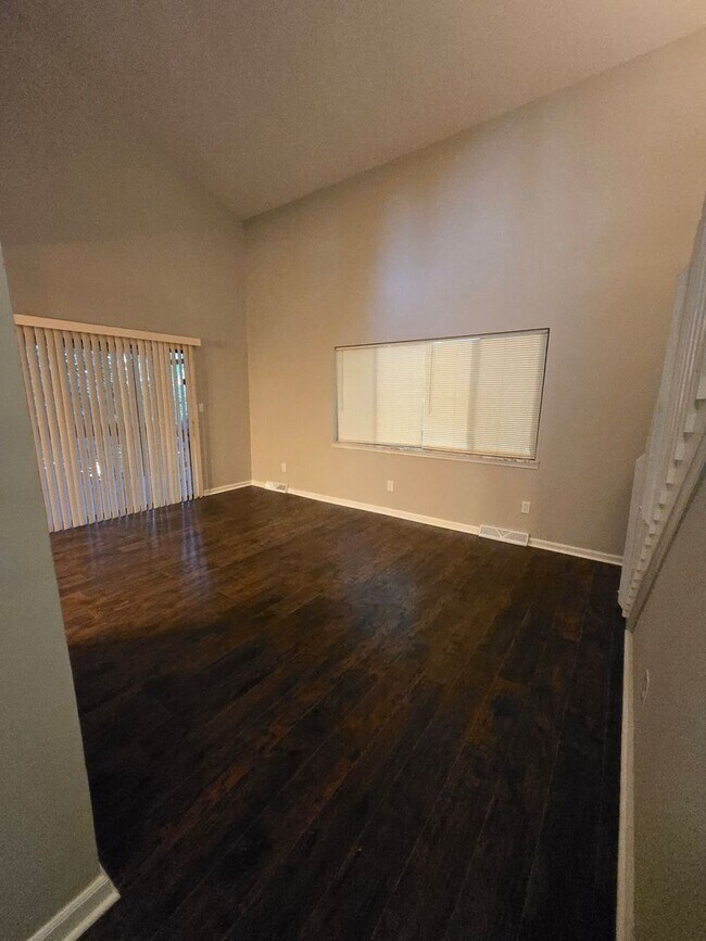 Building Photo - 1569 Colony Park Dr
