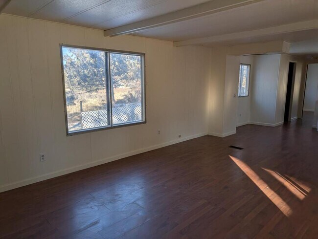 Building Photo - 18528 Henwas Loop