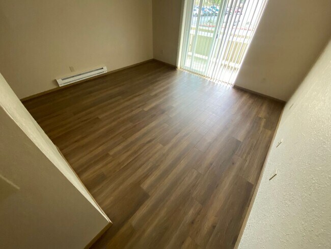 Building Photo - Two bedroom with balcony