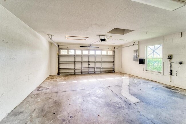 Building Photo - 10124 Cannon Dr