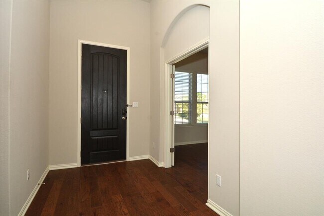 Building Photo - 142 Venice Cove