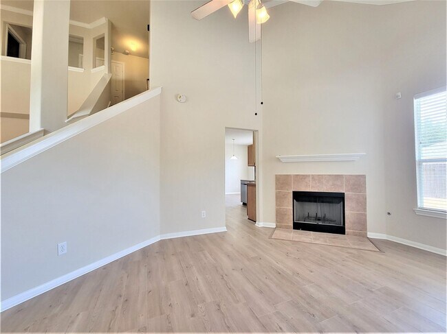 Building Photo - 16302 Sitella Ct