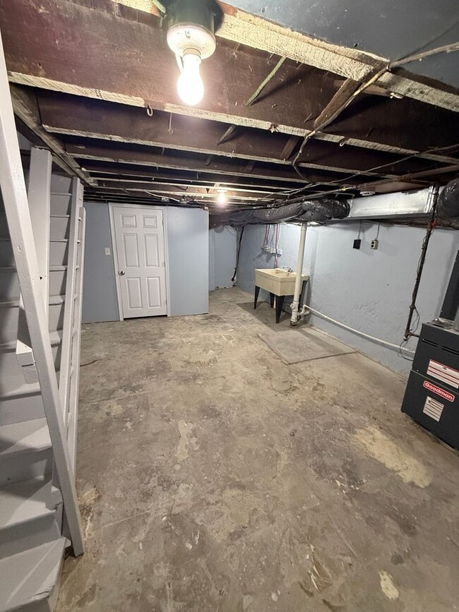 Building Photo - Beautiful three bedroom townhome available in Somerdale