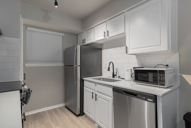 Building Photo - 2529 Thomason Cir