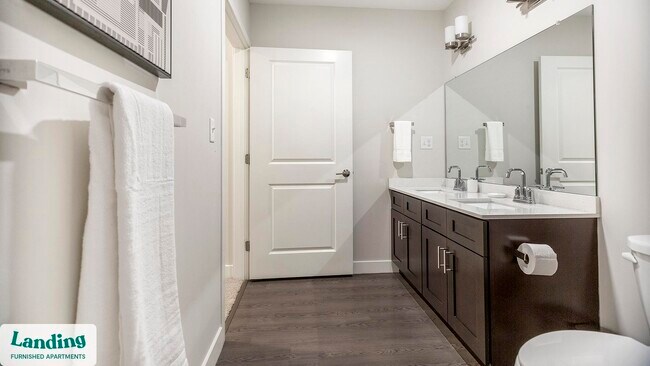 Building Photo - 2 Trl Run