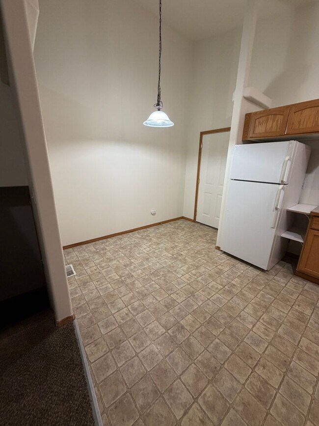 Building Photo - New paint! 4 Bedroom in West Pasco close to Maya Angelou Elementary!