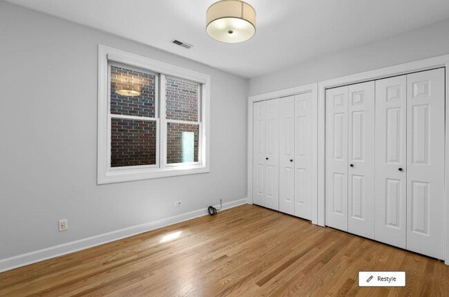 Building Photo - 4 bedroom in Chicago IL 60614