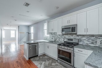 Building Photo - 164 Avenue B