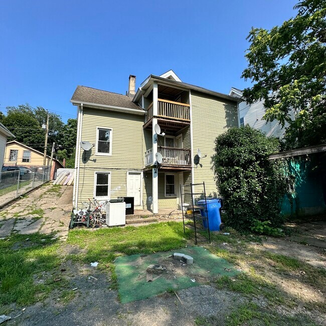 Building Photo - 27 Manhan St