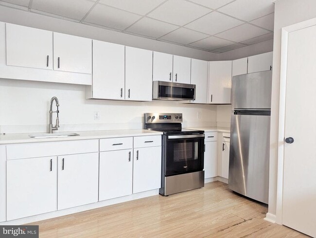 Building Photo - 110 N Main St