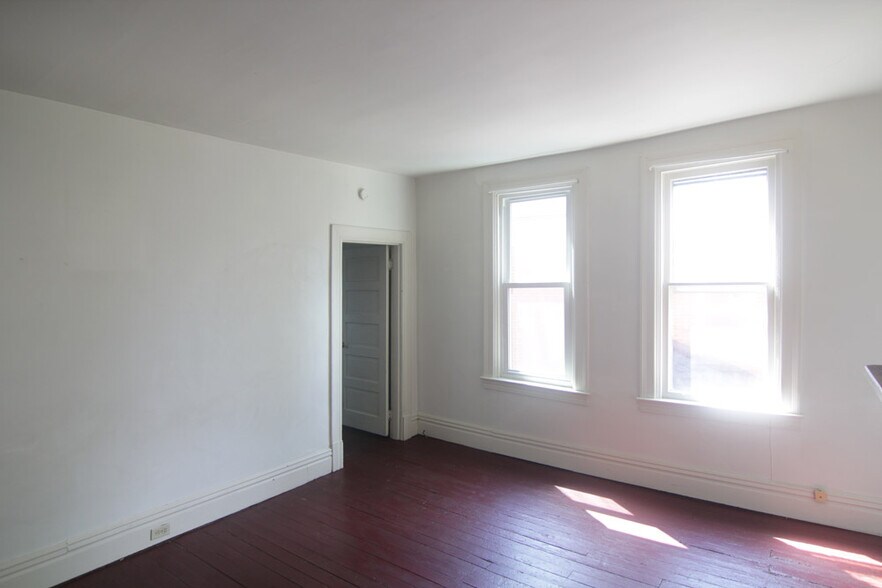 Building Photo - 303 West St