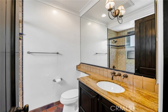 Building Photo - 221 Vía Alameda