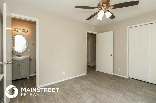 Building Photo - 408 E Inwood Dr