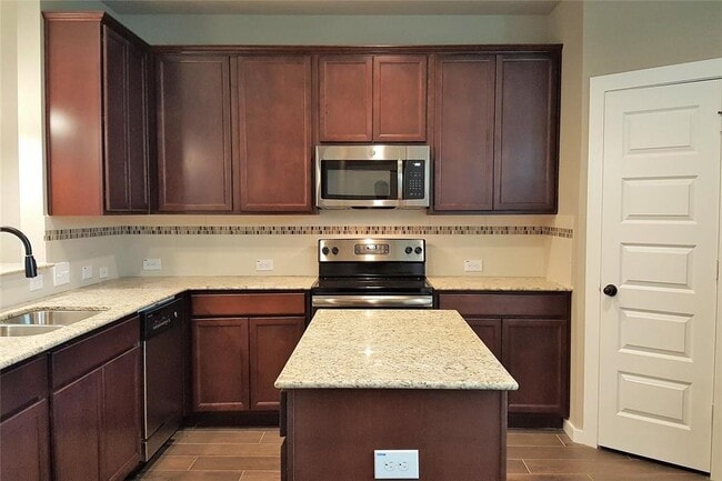 Building Photo - 105 Wickersham Rd