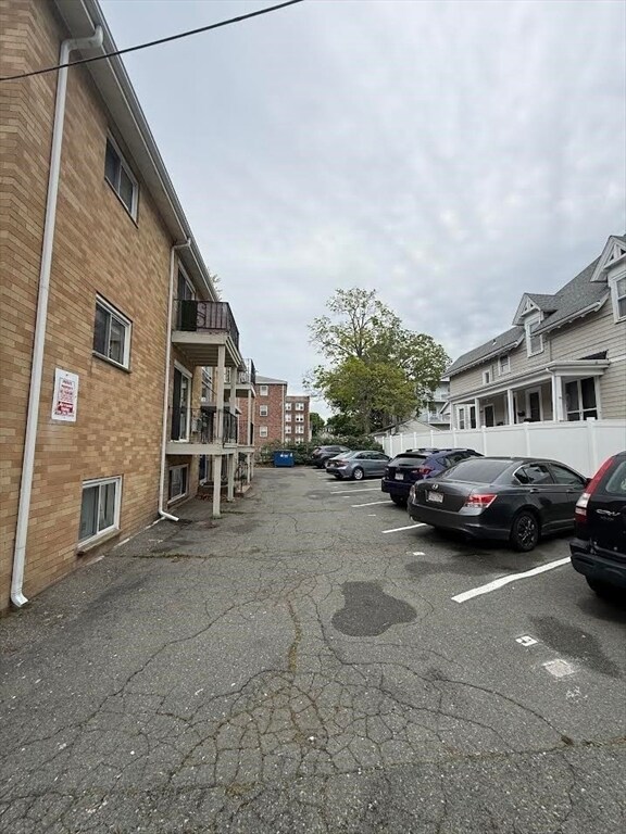 Building Photo - 87 Cedar St