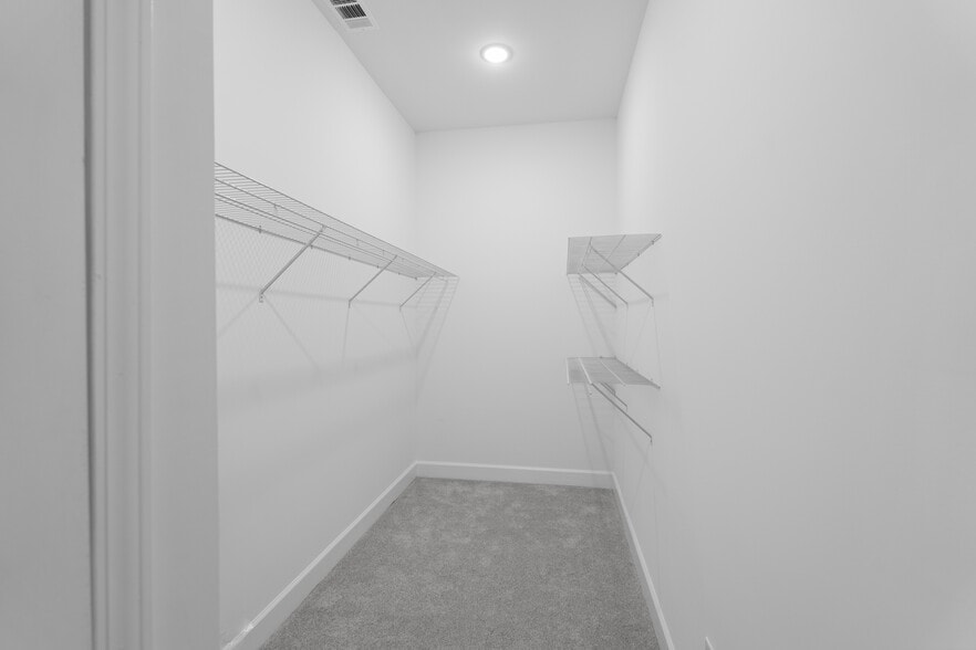 Building Photo - 101 Howell Dr SW