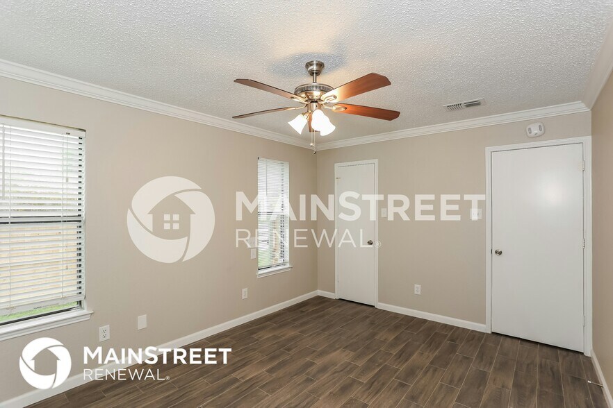 Building Photo - 6707 Country Creek Dr