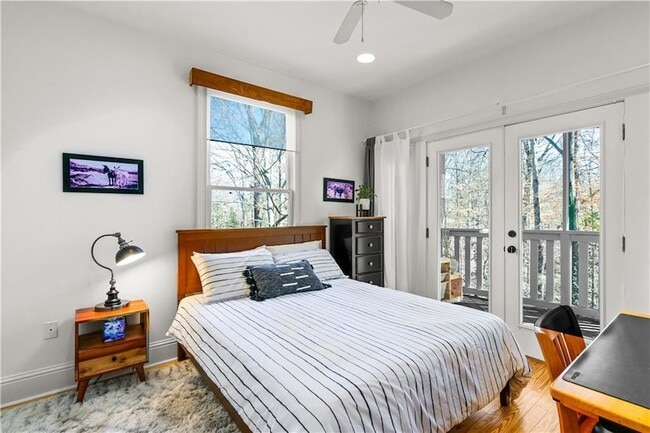 Building Photo - 565 Harold Ave NE