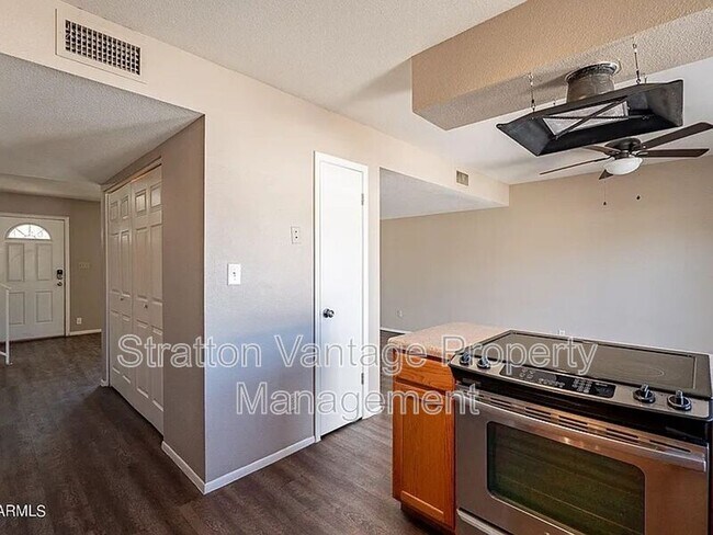 Building Photo - 6526 S McAllister Ave