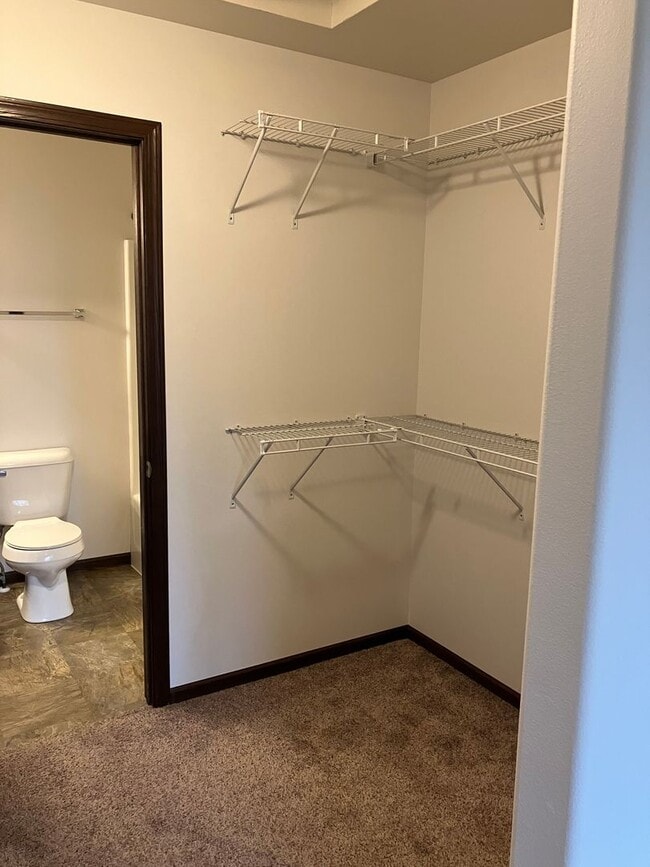 Building Photo - 3 Bed 2 Bath Twin Home