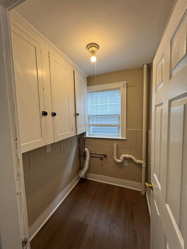 Building Photo - 89 Centre St