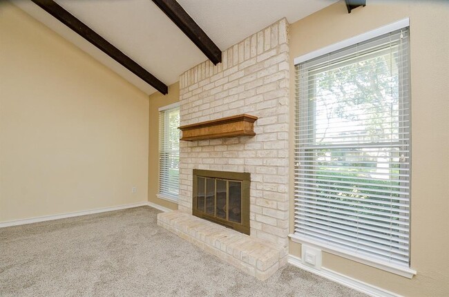 Building Photo - 2731 River Birch Dr