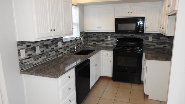 Primary Photo - 620 N Hocker Ave