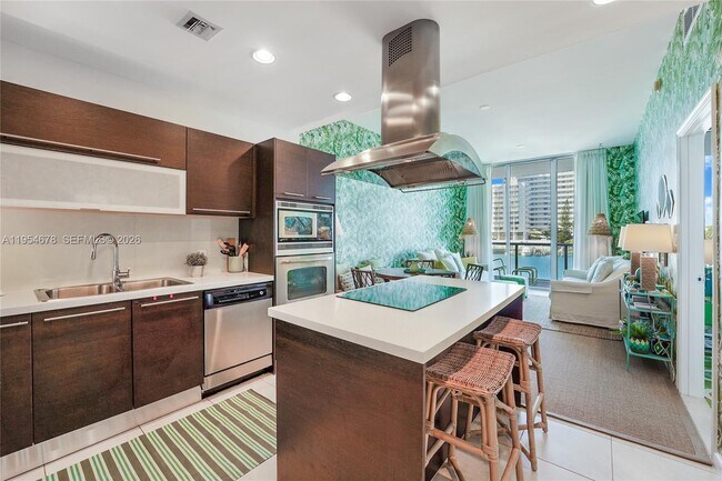 Building Photo - 7928 East Dr