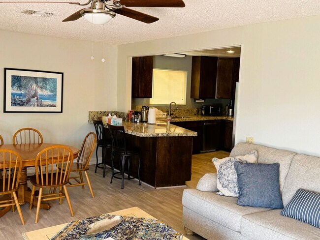 Building Photo - MLCC 3 Bedroom 2 Bath