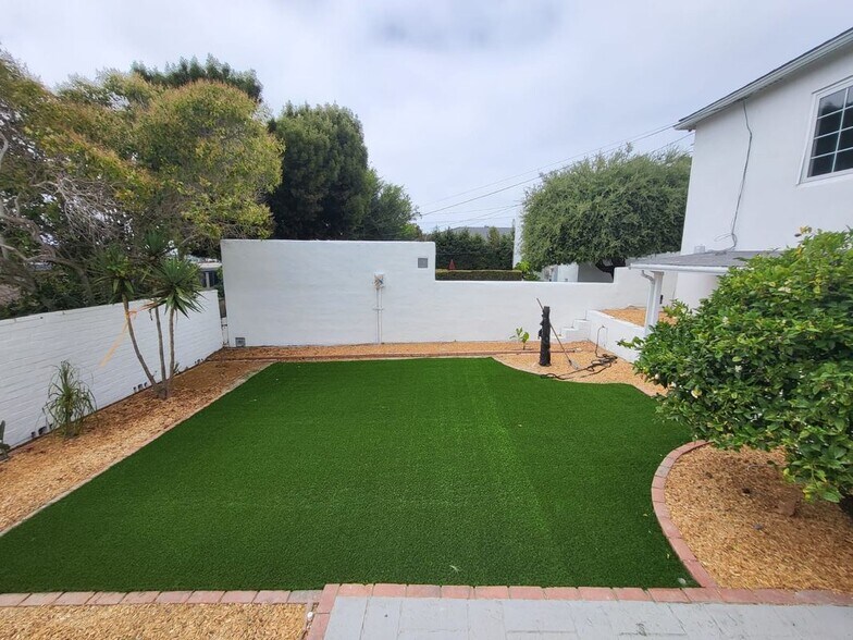 Building Photo - 3765 Elliott St