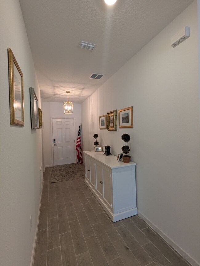 Building Photo - Beautiful newer-construction 4-bedroom, 3-bath home located in Trailhead Landing