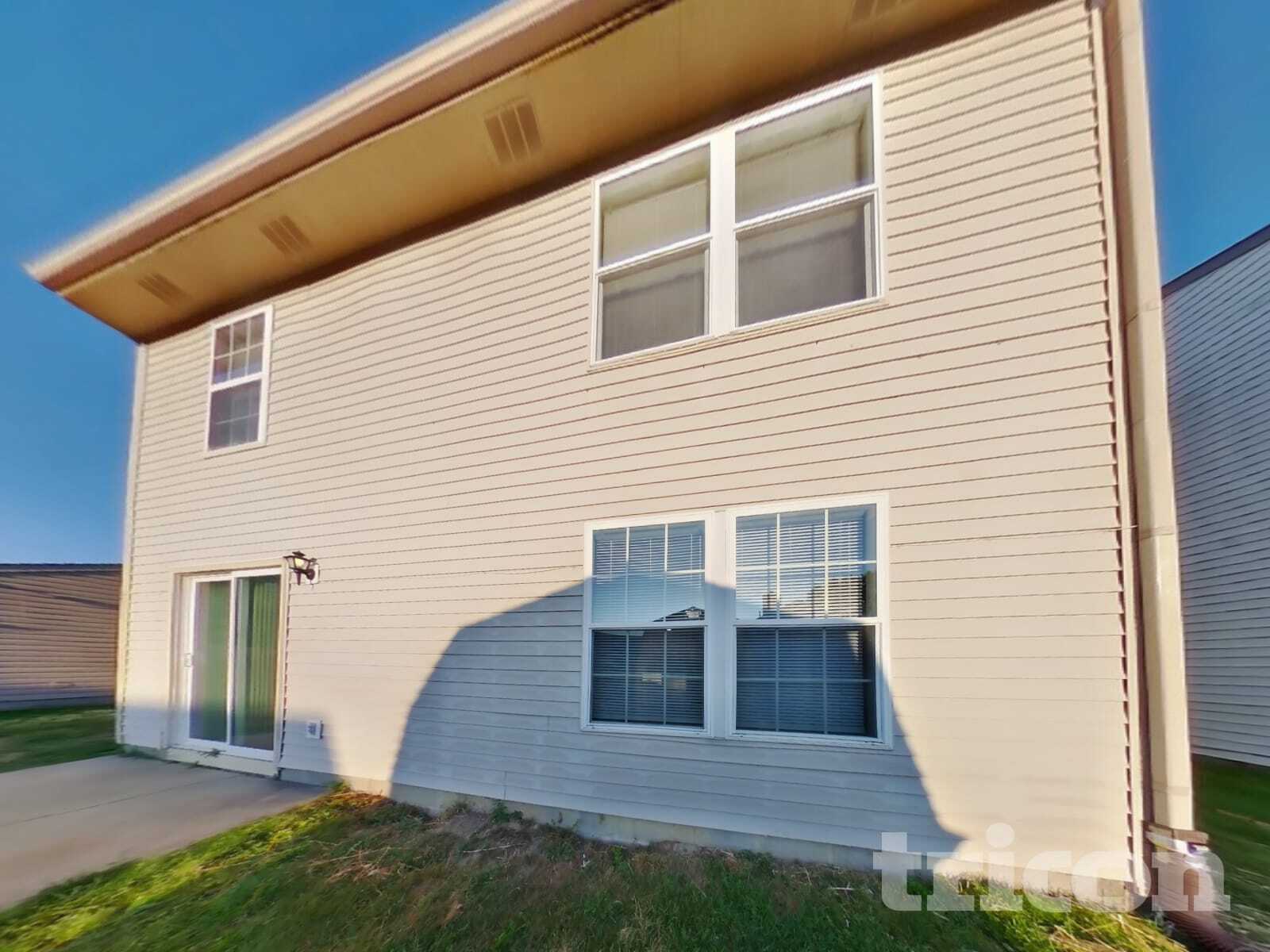 Building Photo - 1411 Blue Brook Way