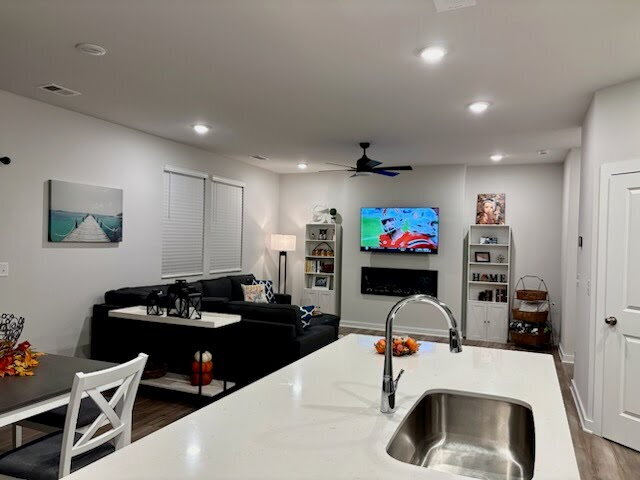 Building Photo - Beautiful 2025-Built Home in a Desirable Newer Neighborhood!