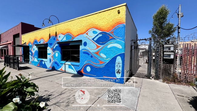 Building Photo - 1/2 Off first months Rent -4 bedroom 2 bat...